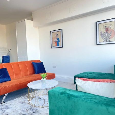 1 Bedroom Apartment - Flitwick - Contractor Friendly - Tourist Ready - Full Kitchen - Wifi - Smart Tv - Sofa Bed - Free Parking - Ideal For Short Or Long Stays 外观 照片