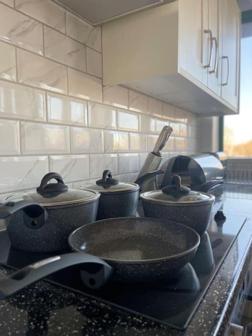 1 Bedroom Apartment - Flitwick - Contractor Friendly - Tourist Ready - Full Kitchen - Wifi - Smart Tv - Sofa Bed - Free Parking - Ideal For Short Or Long Stays 外观 照片
