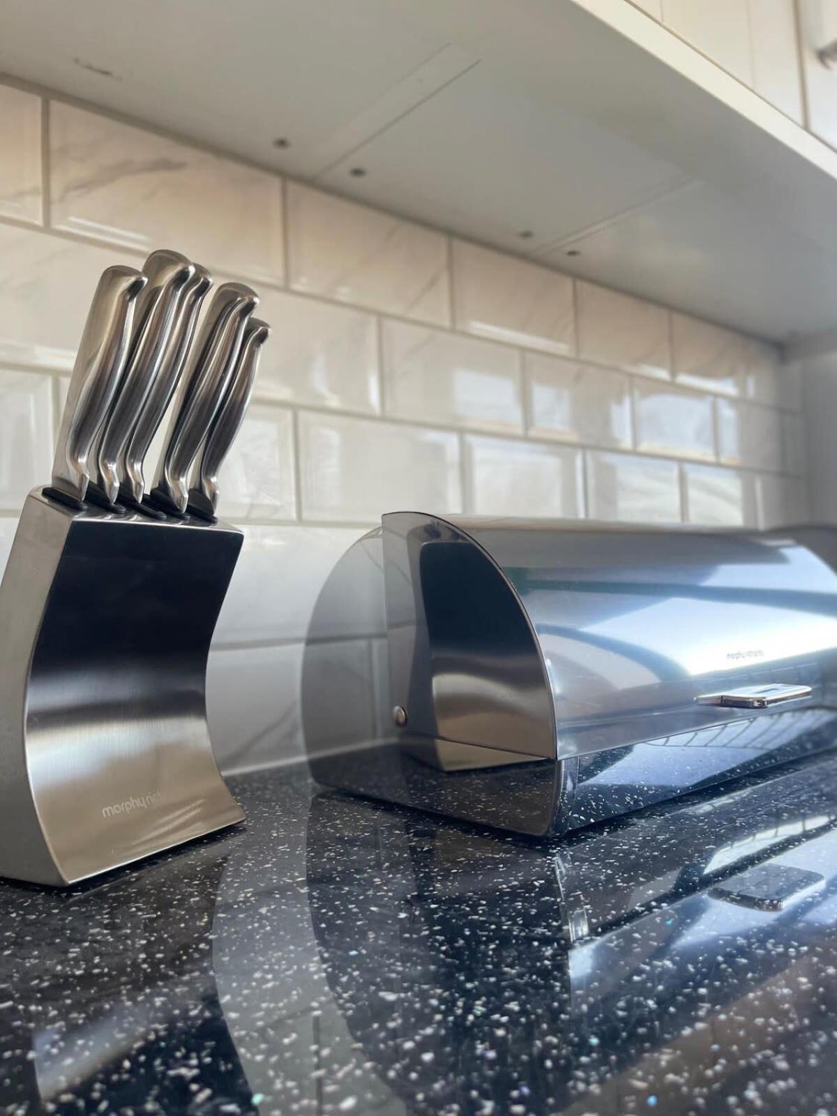 1 Bedroom Apartment - Flitwick - Contractor Friendly - Tourist Ready - Full Kitchen - Wifi - Smart Tv - Sofa Bed - Free Parking - Ideal For Short Or Long Stays 外观 照片